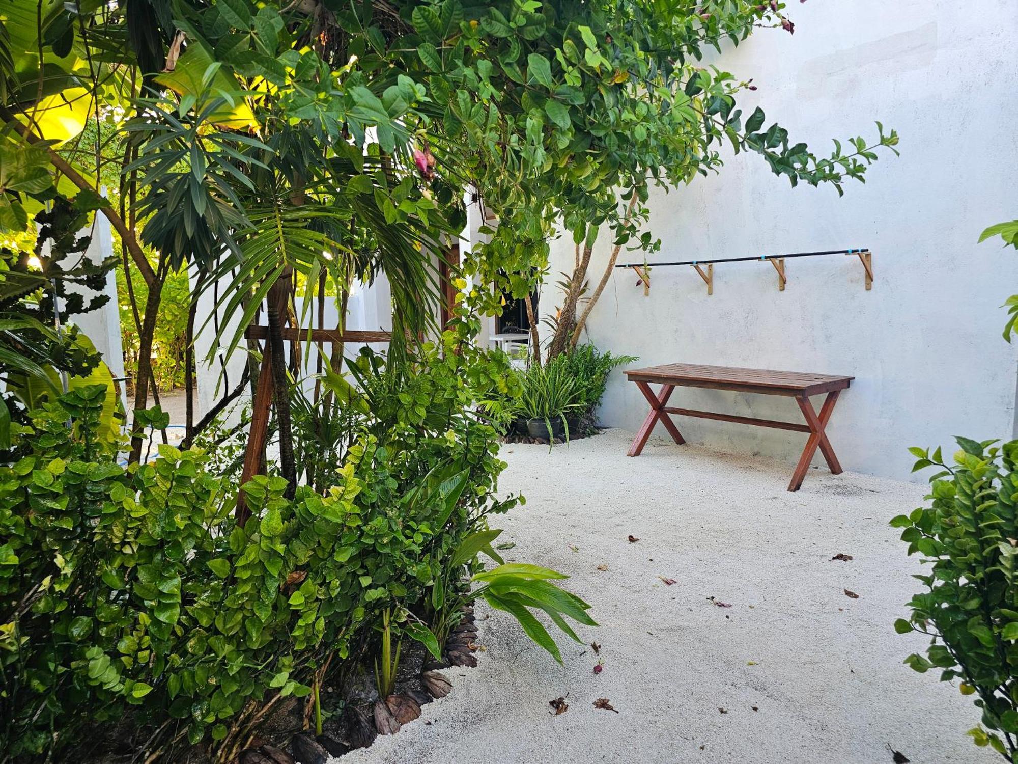 Sunset Beach View Dhangethi Buitenkant foto